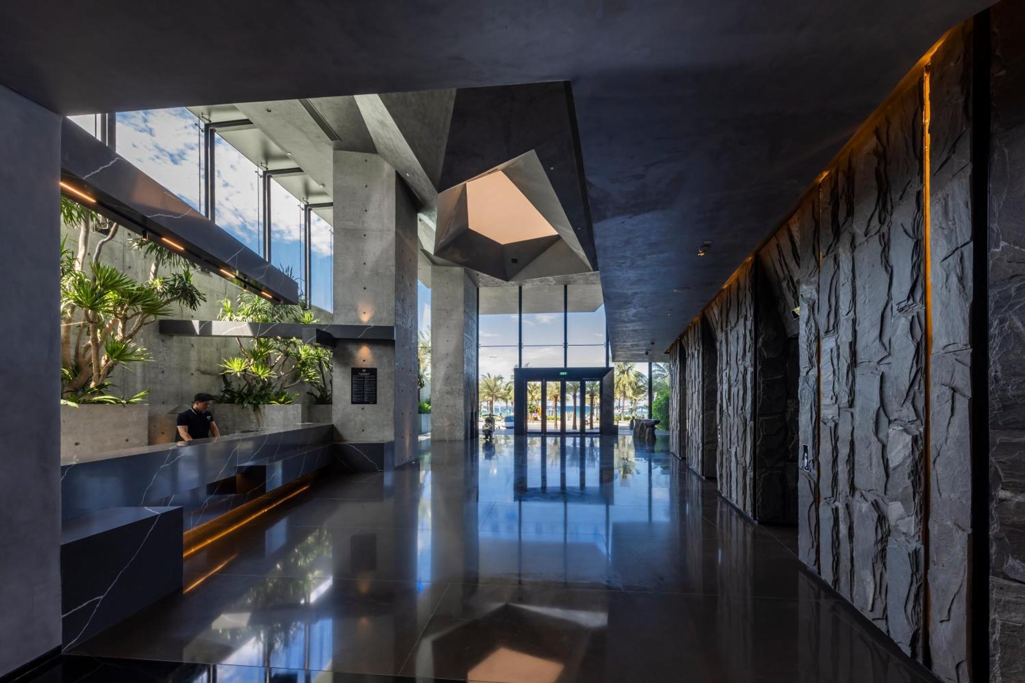 M Hotel Danang Exterior photo Interior of the hotel